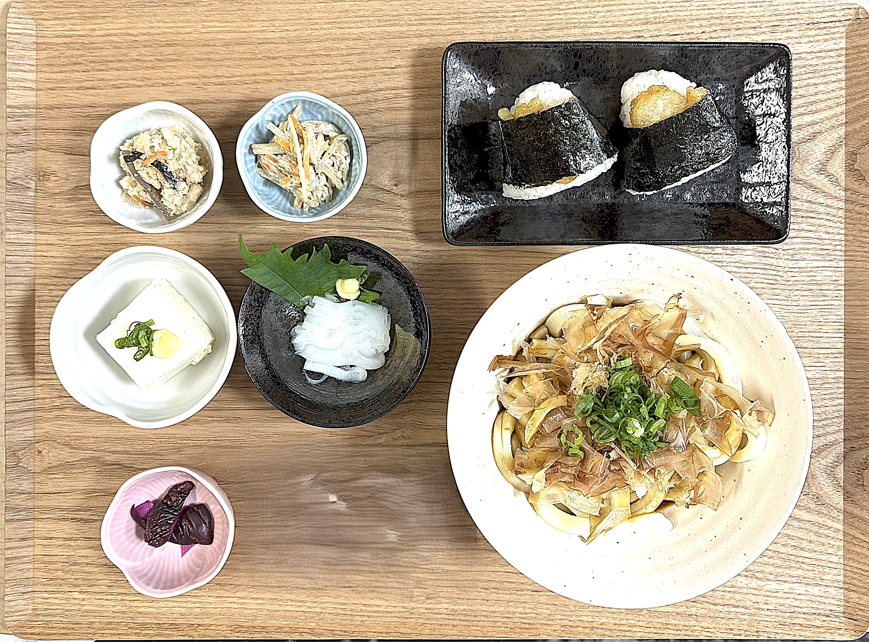 伊勢うどん定食 (天むす2個付)